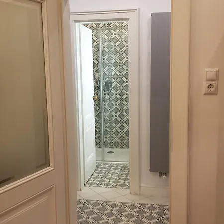 Center Gold Apartment