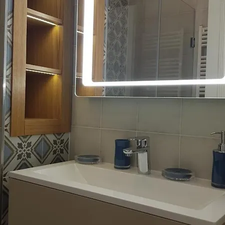 Apartment Center Gold *